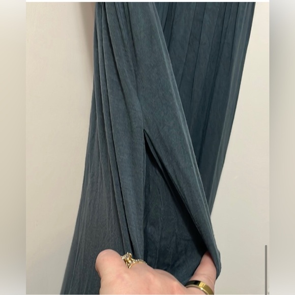 Casual Soft Blue Maxi Dress with Side Slit Size Large Dress or Cover Up - Picture 4 of 4